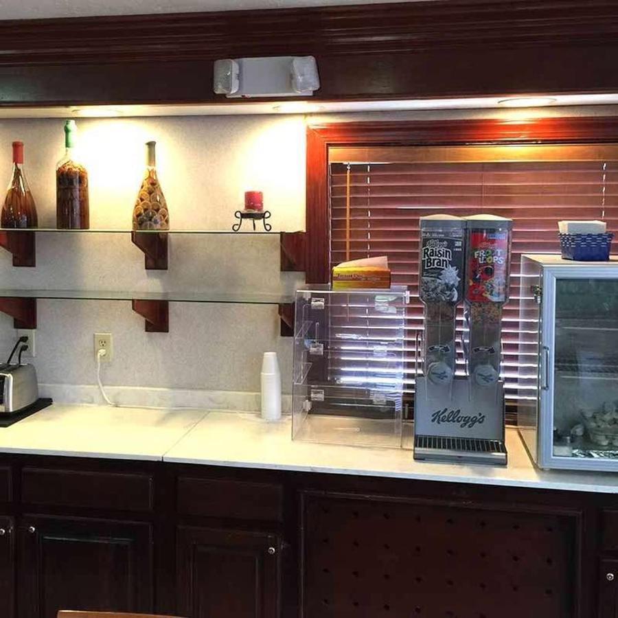 Astoria Hotel Danville West Luaran gambar